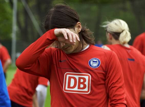 Marko Pantelic (Hertha) enttäuscht Fußball 1. BL Herren Saison 2008 2009, Hertha BSC Berlin, Training Einzelbild Berlin Enttäuschung,