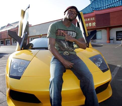 Floyd Mayweather Jr. (USA) und sein Lamborghini -  Boxen Herren Boxsport 2009, Profiboxen, Shooting, Einzelbild Las Vegas