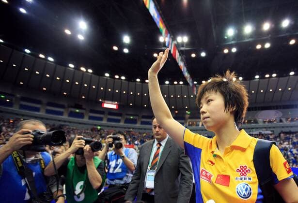 Zhang Yining (China) - Weltmeister 2009 in Yokohama -  Tischtennis WM Damen WM 2009, Finale, Nationaltrikot Gruppe Yokohama Freude,