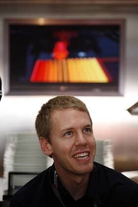 Sebastian Vettel (Deutschland Red Bull) Motorsport Grand Prix Herren Großer Preis von Spanien 2009, Formel 1 Weltmeisterschaft, F1, F, GP, WM Porträt o0 Circuit de Catalunya Barcelona Freude,