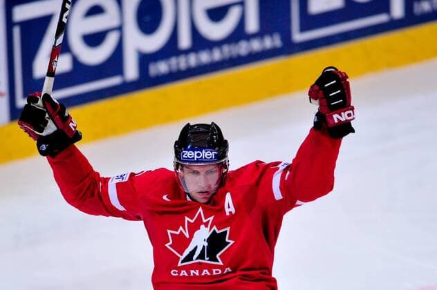 Dany Heatley (Kanada) - Torjubel - (ZUMAcjm) Eishockey WM Herren WM 2009, Länderspiel, Nationalteam, Nationaltrikot Einzelbild Bern Begeisterung, Freude,