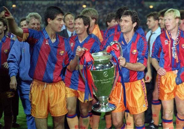 Champions League Sieger FC Barcelona - Josep Guardiola (li.) und Hristo Stoitchkov mit der Trophäe -  Fußball EC 1 Herren Champions League Finale 1991 1992, Barca Gruppe London Freude,