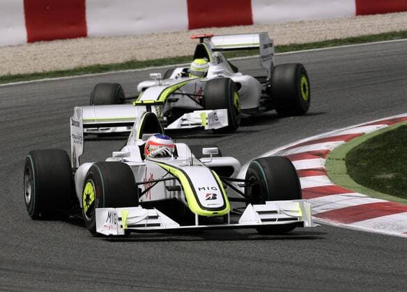 Rubens Barrichello (Brasilien) vor Jenson Button (England beide Brawn GP) Motorsport Grand Prix Herren Großer Preis von Spanien 2009, Formel 1 Weltmeisterschaft, F1, F, GP, WM Gruppe Circuit de Catalunya Barcelona