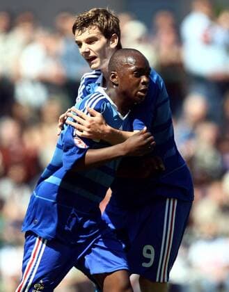 Neeskens Kebano (li.) und Benjamin Jeannot (beide Frankreich U17) - Torjubel Fußball EM Herren U17 EM 2009, U 17, Junioren, Jugend Nachwuchs, Länderspiel Nationalteam, Nationaltrikot Gruppe Taucha Freude,