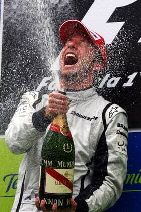 Jenson Button (England Brawn GP) gewinnt den GP von Spanien 2009 - (ZUMAs04) Motorsport Grand Prix Herren Großer Preis von Spanien 2009, Formel 1 Weltmeisterschaft, F1, F, GP, WM Einzelbild Circuit de Catalunya Barcelona Freude,