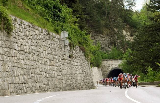 Fahrerfeld des Giro D Italia 2009 unterwegs bei Imst -  Radsport Herren Giro d Italia 2009, dItalia, Rad, Straße, Straßenradsport Totale 7. Etappe: Innsbruck - Chiavenna