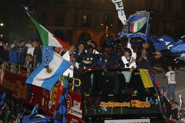 Inter Mailand feiert die italienische Meisterschaft 2009 mit einem Autokorso -  Fußball Herren Serie A 2008 2009, 1. Liga, FC Internazionale Mailand, Inter, Jubel, Totale Mailand Freude,