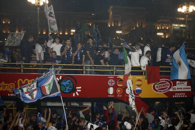 Inter Mailand feiert die italienische Meisterschaft 2009 mit einem Autokorso -  Fußball Herren Serie A 2008 2009, 1. Liga, FC Internazionale Mailand, Inter Totale Mailand Freude,