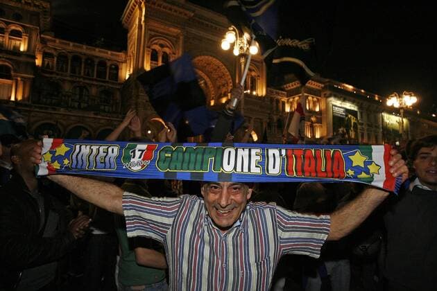 Campione d Italia - Fan von Inter Mailand feiert die 17. Italienische Meisterschaft -  Fußball Herren Serie A 2008 2009, 1. Liga, FC Internazionale Mailand, Inter, Einzelbild Mailand Freude,