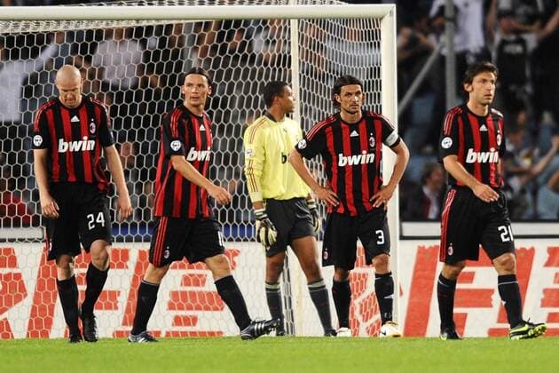AC Mailand enttäuscht, v.li.: Phillipe Senderos, Marek Jankulovski, Torwart Dida, Paolo Maldini und Andrea Pirlo -  Fußball Herren Serie A 2008 2009, 1. Liga, AC Mailand, Milan Gruppe Udine Enttäuschung,