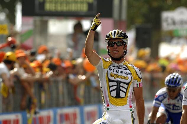 Mark Cavendish (Großbritannien Columbia High Road, li.) gewinnt die 13. Etappe des Giro d Italia 2009 -  Radsport Herren Giro d Italia 2009, dItalia, Straßenradsport, Straße, Rad Einzelbild 13. Etappe: Lido di Camaiore - Firenze Freude,