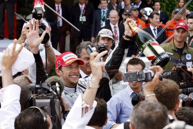 Jenson Button (England Brawn GP) feiert den Sieg beim Großen Preis von Monaco 2009 Motorsport Herren Großer Preis von Monaco 2009, Formel 1 Weltmeisterschaft, F1, F, GP, WM Gruppe Monte Carlo Begeisterung, Freude,