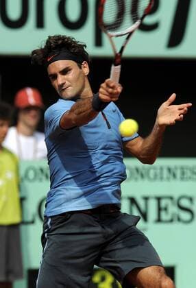 Roger Federer (Schweiz) Tennis Herren French Open 2009 Grand Slam ATP Tour Einzelbild Roland Garros Paris Dynamik,