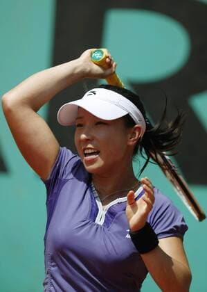 Jie Zheng (China) Tennis Damen French Open 2009 Grand Slam WTA Tour Einzelbild Roland Garros Paris Dynamik,