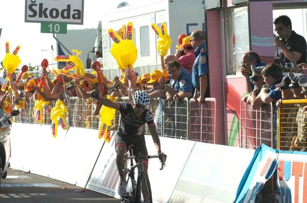 Carlos Sastre (Spanien Cervelo) gewinnt die 16. Etappe des Giro d Italia 2009 -  Radsport Herren Giro d Italia 2009, dItalia, Straßenradsport, Straße, Rad Einzelbild 16. Etappe: Pergola - Monte Petrano Freude,