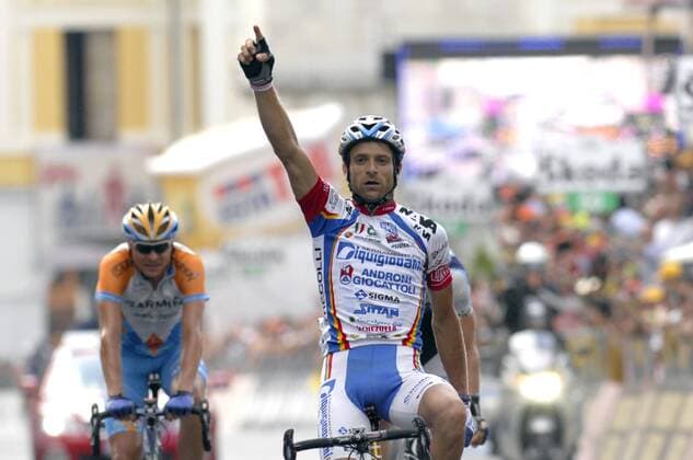 Michele Scarponi (Italien Diquigiovanni Androni) gewinnt die 18. Etappe des Giro d Italia 2009 -  Fußball Herren Giro d Italia 2009, dItalia, Straßenradsport, Straße, Rad Einzelbild 18. Etappe: Sulmona - Benevento Freude,