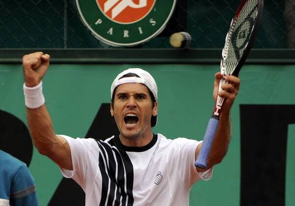 Thomas Haas (Deutschland) jubelt Tennis Herren French Open 2009, Grand Slam, ATP Tour Einzelbild Roland Garros Paris Freude, Begeisterung,