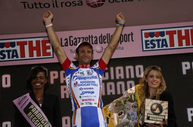 Michele Scarponi (Italien Diquigiovanni Androni) gewinnt die 18. Etappe des Giro d Italia 2009 -  Radsport Herren Giro d Italia 2009, dItalia, Straßenradsport, Straße, Rad Gruppe 18. Etappe: Sulmona - Benevento Freude,