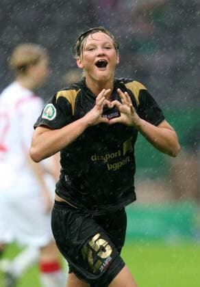 Alexandra Popp (Duisburg) - Torjubel Fußball Damen DFB Pokal 2008 2009, Pokalspiel, Frauen, Frauenfußball, FCR 2001 Duisburg Einzelbild Berlin Freude,
