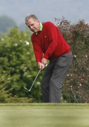 Jürgen Croy (Deutschland) golft am Olympischen Tag in Mühlberg Golf Herren Olympischer Tag 2009, Fußball Einzelbild Mühlberg