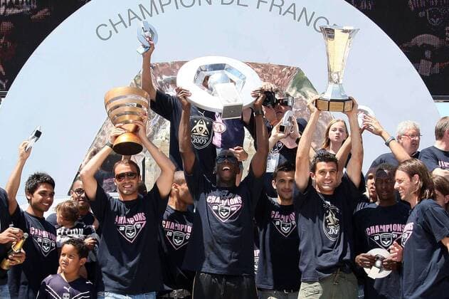Girondins Bordeaux - Französischer Meister und Ligapokalsieger 2009 und Französischer Supercup Sieger 2008 -  (pan32112) Fußball Herren Ligue 1 2008 2009, 1. Französische Liga, Girondins de Bordeaux, Sieg, Sieger, Meister, Feier Totale Bordeaux Freude,