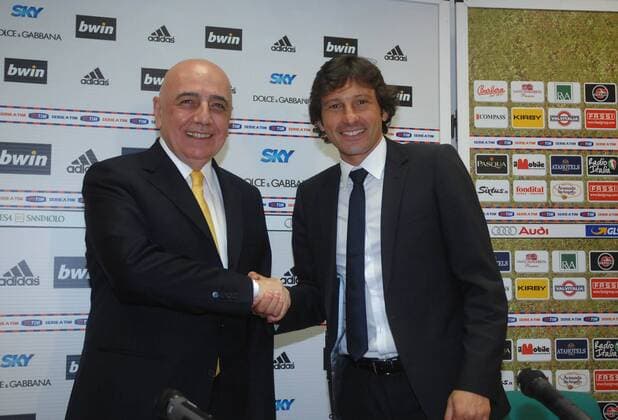 Vizepräsident Adriano Galliani (li.) präsentiert Leonardo als neuen Trainer beim AC Mailand für die Saison 2009 2010 - Fußball Herren Vorschau Serie A 2009 2010, 1. Italienische Liga, Milan, Trainerwechsel, neu, neuer Gruppe Mailand Freude,