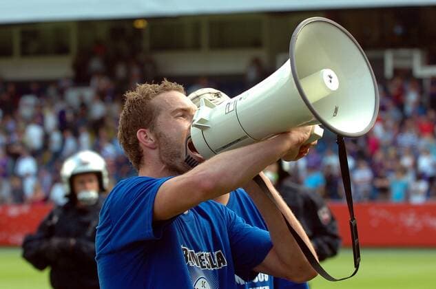 Matthias Holst (Paderborn) jubelt über den Aufstieg 2009 Fußball Herren Saison 2008 2009, Relegation, Relegationsspiel, SC Paderborn 07 Einzelbild o0 Feier Osnabrück