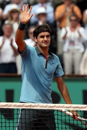 Roger Federer (Schweiz) bedankt sich bei den Anhängern -  Tennis Herren French Open 2009, Grand Slam, ATP Tour Einzelbild Roland Garros Paris
