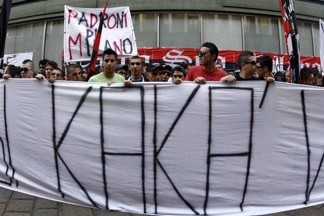AC Mailand Fans fordern den Verbleib von Kaka auf einer Demonstration vor der Geschäftsstelle -  Fußball Herren Serie A 2008 2009, 1. Italienische Liga, AC Mailand, Milan, Protest, Fanprotest, Kritik, Fankritik, Totale Mailand