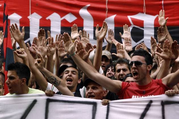 AC Mailand Fans fordern den Verbleib von Kaka auf einer Demonstration vor der Geschäftsstelle -  Fußball Herren Serie A 2008 2009, 1. Italienische Liga, AC Mailand, Milan, Protest, Fanprotest, Kritik, Fankritik, Totale Mailand