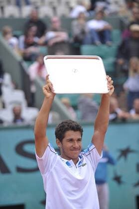 Daniel Berta (Schweden) gewinnt die French Open 2009 der Junioren -  Tennis Herren French Open 2009, Grand Slam, ATP Tour, Junioren, Jugend, Nachwuchs, Finale Einzelbild Roland Garros Paris Begeisterung, Freude,
