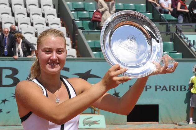Kristina Mladenovic (Frankreich) gewinnt das Junioren Finale der French Open 2009 -  Tennis Damen French Open 2009, Grand Slam, WTA Tour, Junioren, Jugend, Nachwuchs, Vdig Einzelbild Roland Garros Paris Freude,