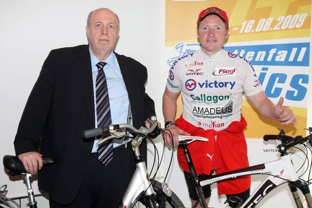 Reiner Calmund (Deutschland, li.) und Joey Kelly (Irland) - Pressetermin anlässlich der Vattenfall Cyclassics Radsport Herren Vorschau Vattenfall Cyclassics 2009, Pressekonferenz, Pressetermin, Straßenradsport, Straße, Rad Gruppe Hamburg