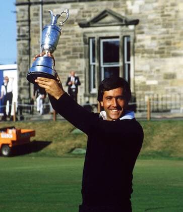 Severiano Ballesteros (Spanien) mit der Claret Jug für den Sieg bei den British Open 1984 -  Golf Herren The British Open Championship 1984, PGA European Tour Einzelbild Aufnahmedatum geschätzt St. Andrews, Old Course Freude,