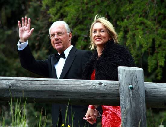 Franz Beckenbauer (Deutschland) mit Ehefrau Heidi anlässlich Boris Beckers Hochzeit 2009 Fußball Herren Hochzeit Boris Becker 2009, Lilly Kerssenberg, Sharlely, Sharley, heiraten Gruppe St. Moritz 