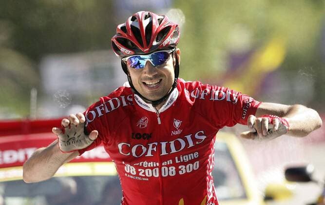 David Moncoutie (Frankreich Cofidis) jubelt - er gewinnt die 7. Etappe: Briancon - Saint Francois - Longchamps des Criterium du Dauphine Libere 2009 Radsport Herren Criterium du Dauphine Libere 2009, Straße, Rad, Straßenradsport, ProTour Einzelbild 7. Etappe: Briancon - Saint Francois - Longchamps Freude,