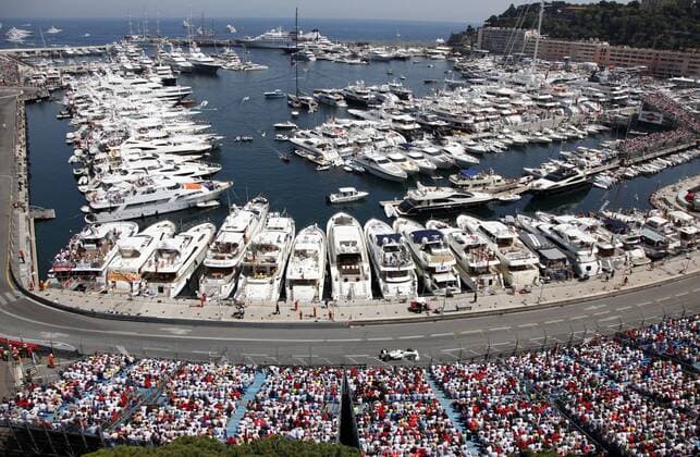 Tabac Kurve des Stadtkurses in Monaco direkt am Yachthafen Motorsport Grand Prix Herren Großer Preis von Monaco 2009, Formel 1 WM, F1, F, GP Totale Circuit de Monaco, Stadtkurs Monte Carlo