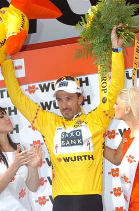 Fabian Cancellara (Schweiz Saxo Bank) nach der 3. Etappe der Tour de Suisse 2009 im gelben Trikot -  Radsport Herren Tour de Suisse 2009, Straßenradsport, Straße, Rad, ProTour, Vdig Gruppe 3. Etappe: Davos - Lumino Freude,