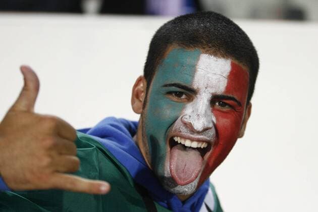 Italienischer Fan mit Gesichtsbemalung -  Fußball Länderspiel Herren Confed Cup 2009, Nationalmannschaft, Porträt Pretoria o0 Tshwane Freude,