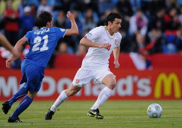Gojko Kacar (Serbien U21, re.) gegen Luca Cigarini (Italien U21) Fußball Länderspiel Herren U 21 EM 2009, Länderspiel, U21, Junioren, Nationalteam, Nationaltrikot, Italien - Serbien 0:0 Gruppe Helsingborg Dynamik,