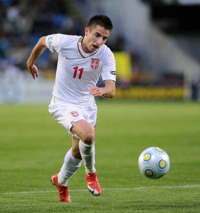 Zoran Tosic (Serbien U21) am Ball Fußball EM Herren U 21 EM 2009, Nationalteam, Nationaltrikot, Länderspiel, U21, Einzelbild Helsingborg Dynamik,