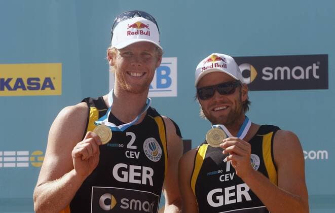 Jonas Reckermann (li.) und Julius Brink (beide Deutschland) gewinnen die German Masters 2009 Beachvolleyball Herren German Masters 2009, Beach, European Championship Tour Gruppe Berlin Begeisterung, Freude,