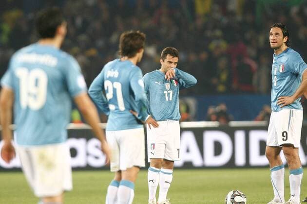 Luca Toni (re.) und Giuseppe Rossi (beide Italien) enttäuscht -  Fußball Länderspiel Herren Confed Cup 2009, Italien Gruppe Pretoria Tshwane