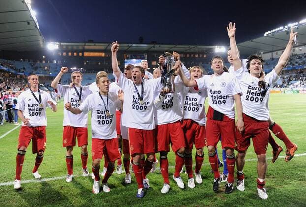 Deutschland U21 ist Europameister 2009, v.li.: Sandro Wagner, Daniel Schwaab, Fabian Johnson, Dennis Aogo, Benedikt Höwedes, Marcel Schmelzer, Sebastian Boenisch und Mats Hummels Fußball Länderspiel Herren U21 EM 2009, U 21, Nationalteam, Finale Totale Malmö Freude, Begeisterung,
