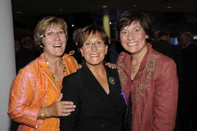 Preisträgerin Rosi Mittermaier Neureuther (re.) mit ihren Schwestern Evi (li.) und Heide (alle Deutschland) anlässlich des bayrischen Sportpreises 2009 Alpiner Skilauf Damen Bayerischer Sportpreis 2009, Sportlerehrung, Ehrung, Preisverleihung Gruppe München