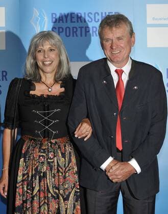 Preisträger Sepp Maier (Deutschland) mit seiner Lebensgefährtin Monika anlässlich der Verleihung des bayrischen Sportpreises 2009 Fußball Herren Bayerischer Sportpreis 2009, Preisverleihung, Ehrung, Sportlerehrung, Gruppe München
