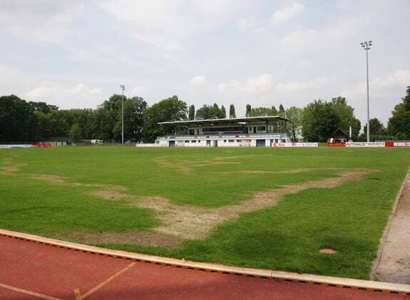 Stadion am Bad - Ehemals SSV Markranstädt nun Heimspielstätte des von Red Bull neu gegründeten Vereins RasenBallsport Leipzig in der NOFV Oberliga Süd Nordost Fußball Herren NOFV Oberliga Süd Nordost 2009 2010, Fotostory, Vereinsstory, Totale Markranstädt