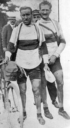 Philippe Thys (Belgien, li.) gewinnt die 2. Etappe der Tour de France 1920 -  Radsport Herren Tour de France 1920, Straßenradsport, Straße, Rad, Geschichte, Radsportgeschichte, Gruppe Aufnahmedatum geschätzt, 2. Etappe: Le Havre - Cherbourg