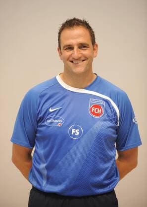 Trainer Frank Schmidt (1. FC Heidenheim 1846) Fußball Herren 3. Liga 2009 2010, Präsentation, Pressetermin, Porträttermin, Fotostudio, Studioaufnahme Porträt o0 Shooting Heidenheim