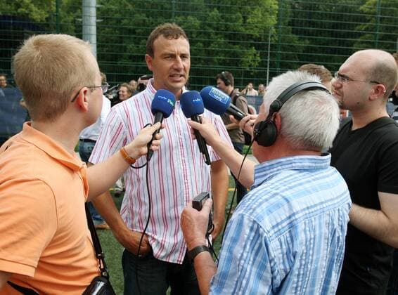 Trainer Tino Vogel (RB Leipzig) im Interview Fußball Herren NOFV Oberliga Süd NordOst 2009 2010, RasenBallsport, Rasenball, RedBull, Red Bull Gruppe Markranstädt Leipzig